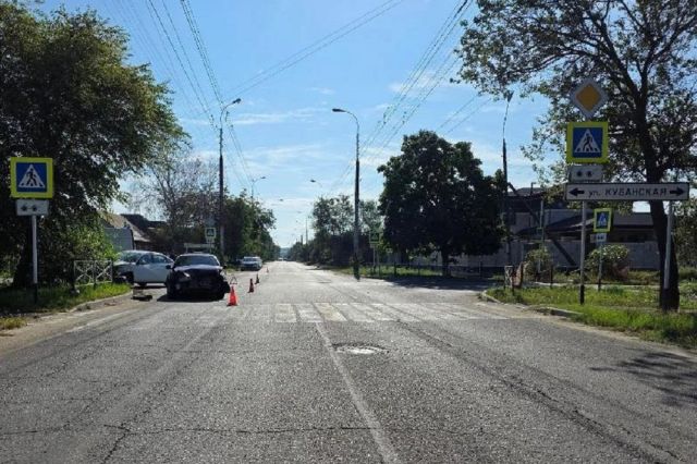 В Майкопе в дорожной аварии пострадали виновник ДТП и девочка-пассажирка