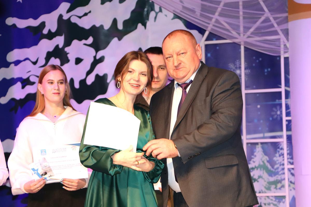 Тариф мой онлайн теле2. Тариф мой теле2 абонентская плата. Новые тарифы. Безлимит 2020. Теле2 тарифы саратов мобильная связь.