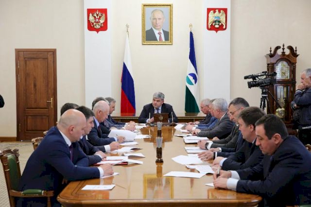 Казбек Коков провел рабочее совещание по стратегическому развитию региона