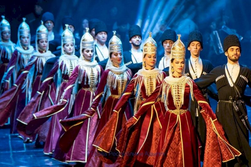 Глава Адыгеи поздравил с профессиональным праздником работников культуры
