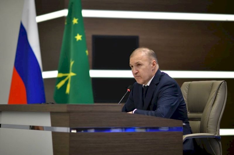 Глава Адыгеи поручил сокращать очерёдность на льготное жильё 