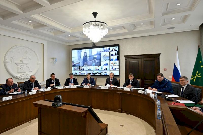 Глава Адыгеи провёл заседание антинаркотической комиссии 