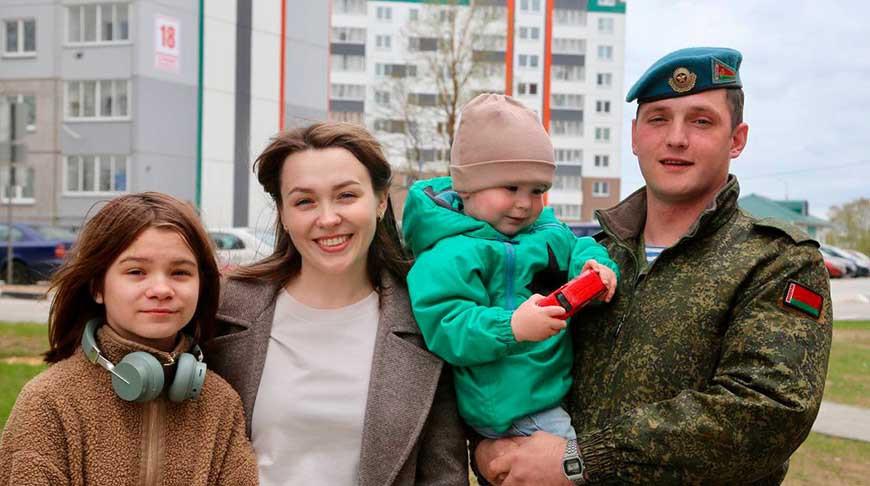 В новые арендные квартиры заселились семьи военнослужащих Витебского и Полоцкого гарнизонов