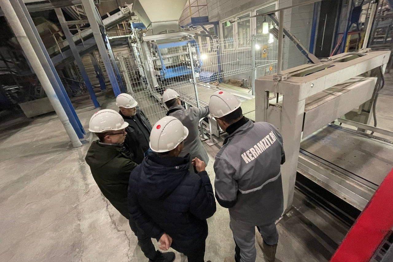 Керамзит логотип. Керамзитовый завод старый оскол. Термокомфорт блок. Кбб новолукомль. Керамзитный завод смоленск.