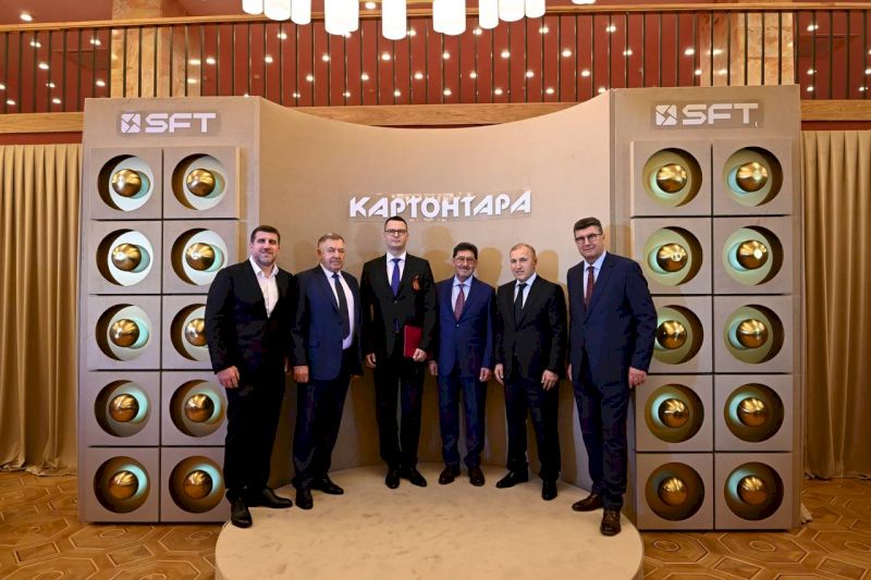 Мурат Кумпилов поздравил предприятие «Картонтара» с 60-летием