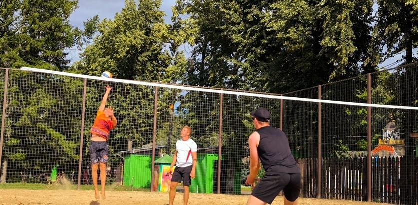 Победа команды спортивного клуба «Сормович» в турнире по пляжному волейболу среди работающей молодежи в Нижнем Новгороде