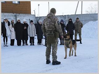 Омон собр фсб. Гаязов назим давлетович омон. Сотрудник омон. Транспортный омон саратов. Полиция россия мвд омон.