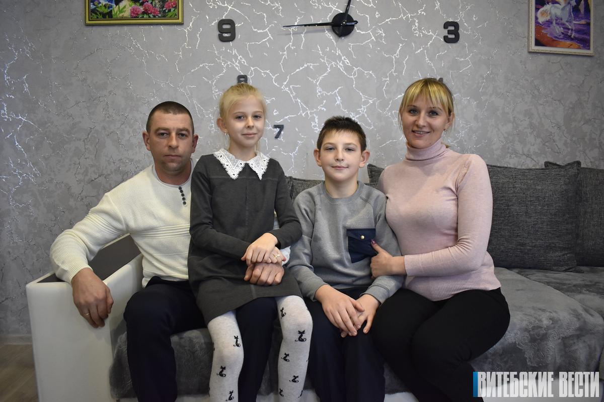 Курс доллара за год 2022. Курс доллара в банках украины на 23 ноября. Курс доллара на 01. Котировки курсов валют. Падение курсов валют.