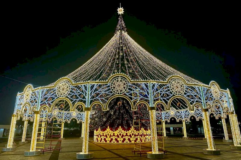 Мэр Майкопа призвал активнее включаться в создание новогодней атмосферы