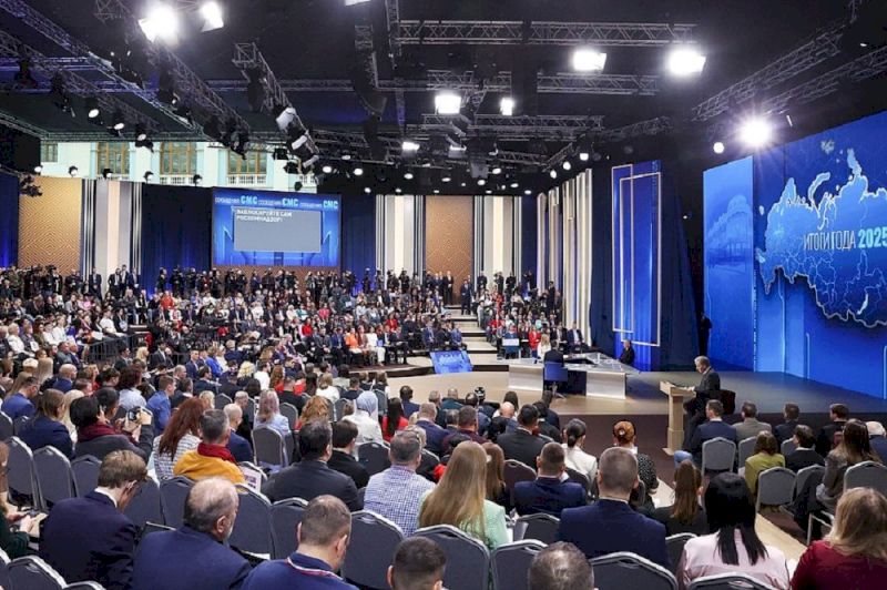 Путин на прямой линии обратился к потомкам с символическим «посланием»