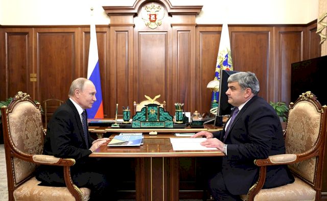 Президент России Владимир Путин провел рабочую встречу с Главой КБР